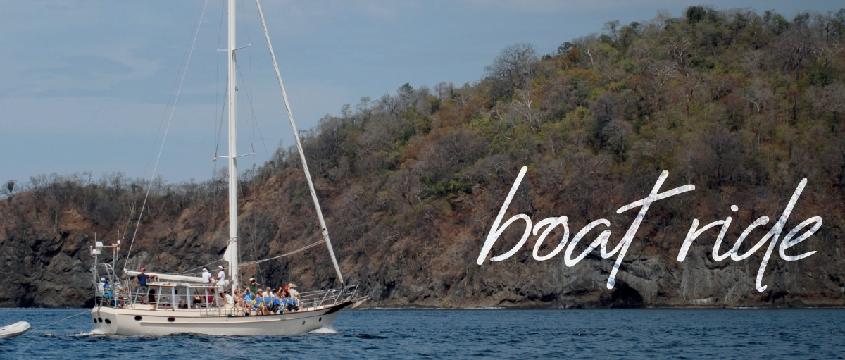 Along the Pacific coast you will have multiple options to enjoy a day at sea aboard sailboats, yachts or catamarans.